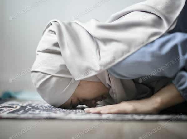 Yoga contre le mal de dos : postures salvatrices